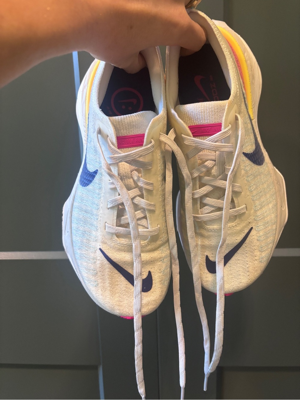 Nike ZOOMX Invincible Run Flyknit 3 Women!: Running Shoes 7 - Picture 2 of 11